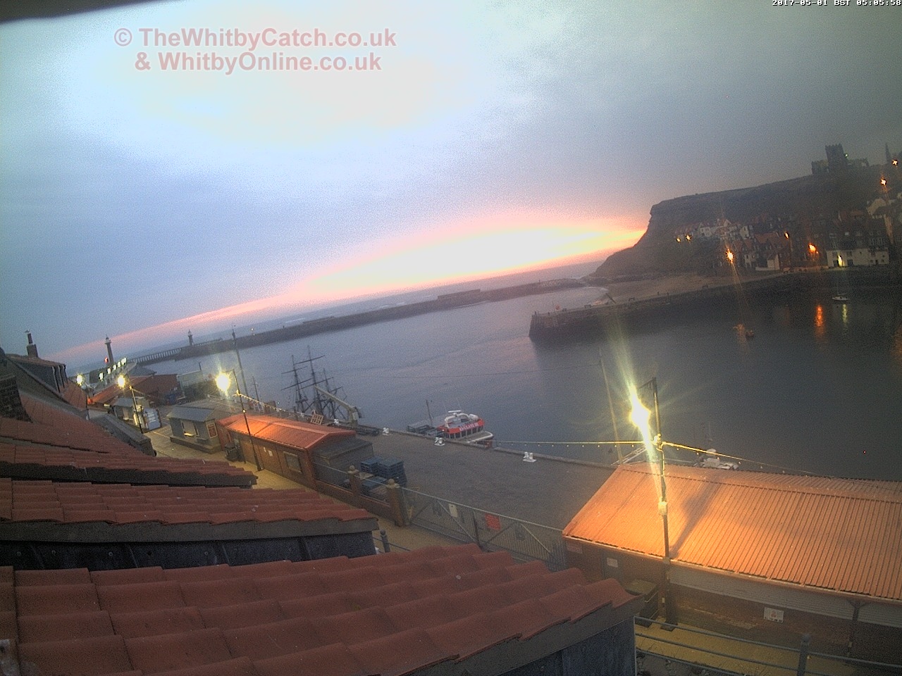 Whitby Mon 1st May 2017 05:06.