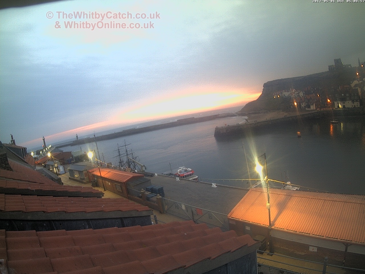 Whitby Mon 1st May 2017 05:09.
