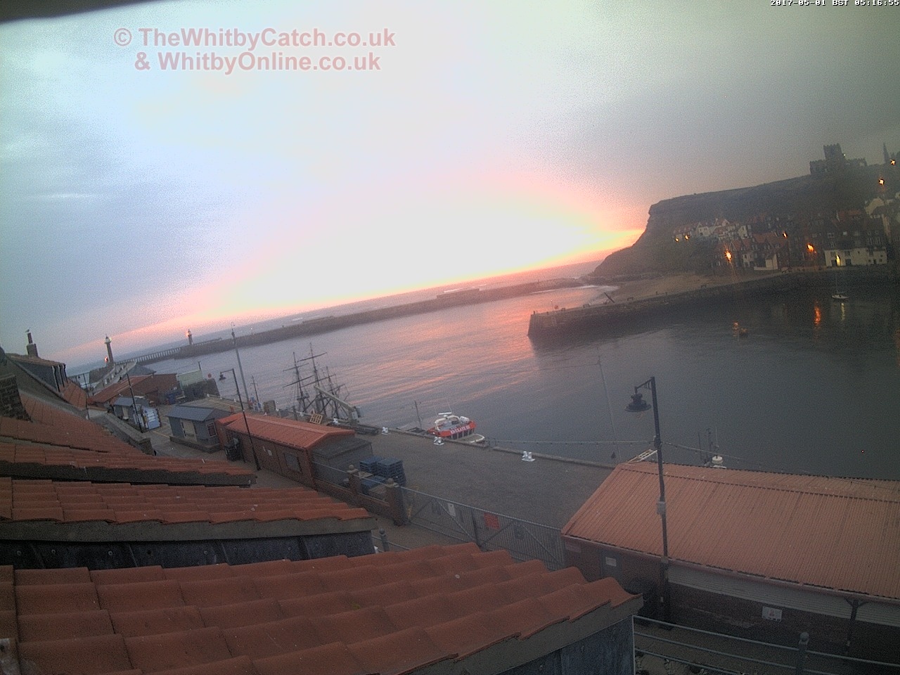Whitby Mon 1st May 2017 05:17.