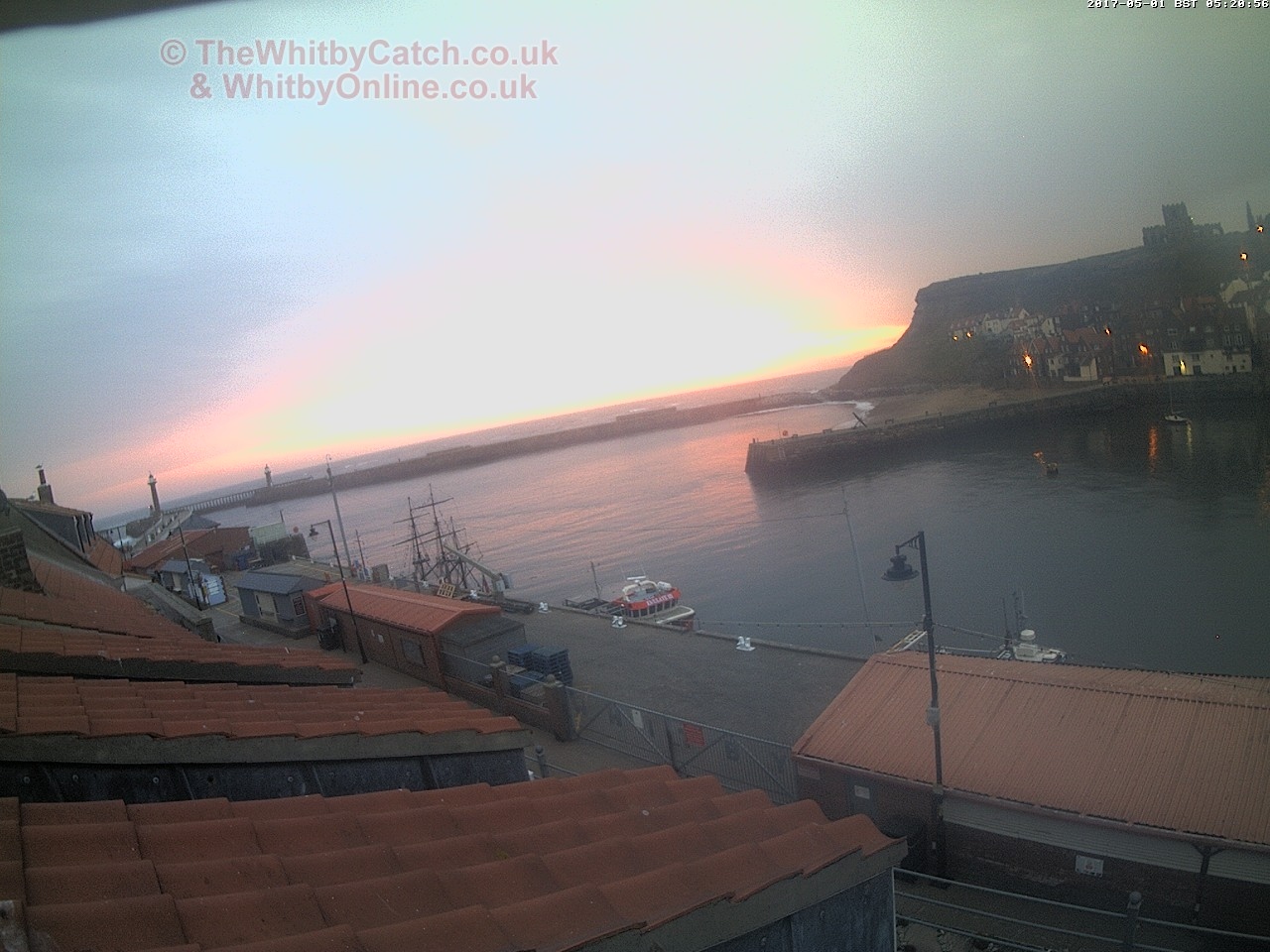 Whitby Mon 1st May 2017 05:21.