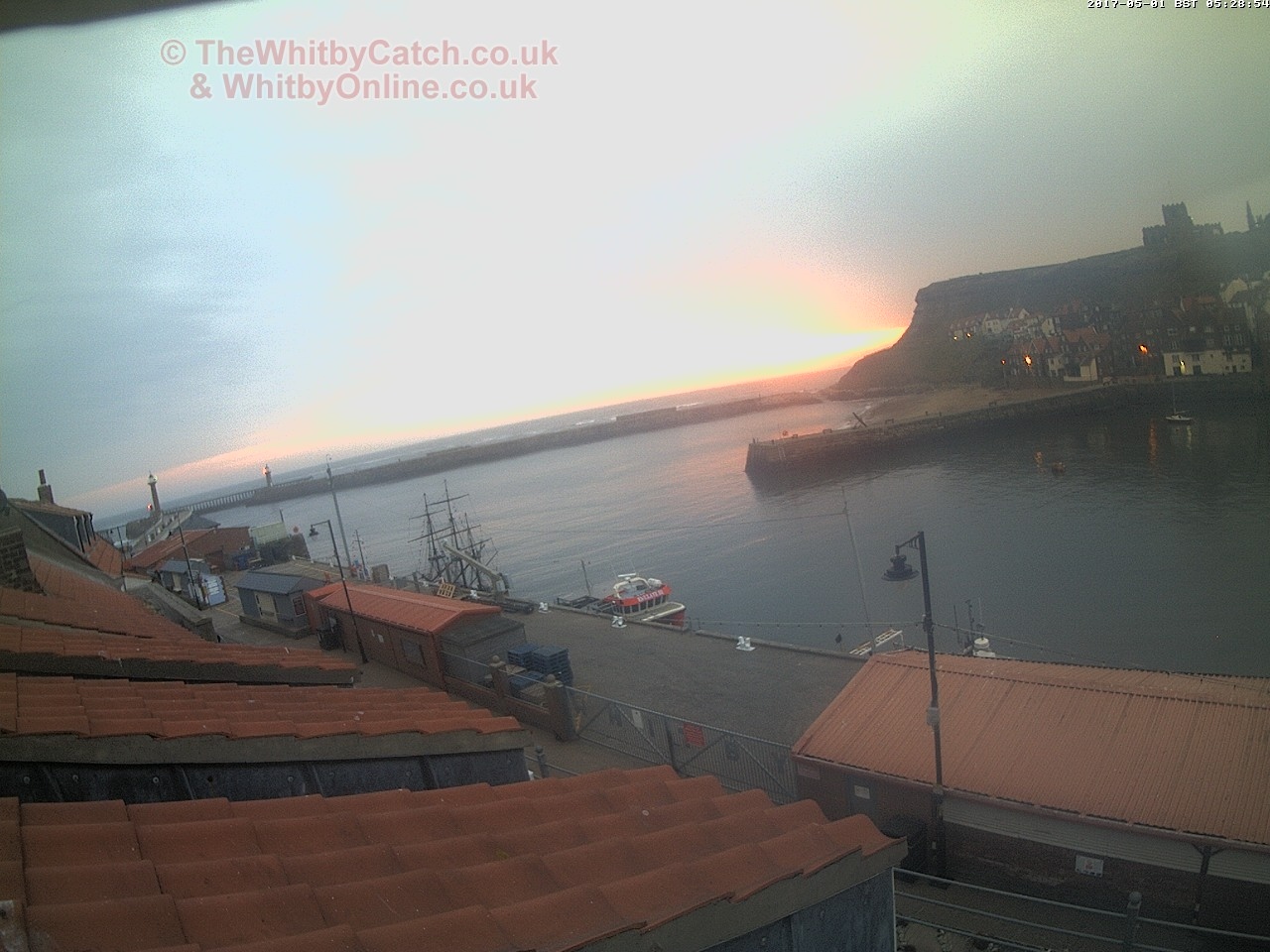 Whitby Mon 1st May 2017 05:29.