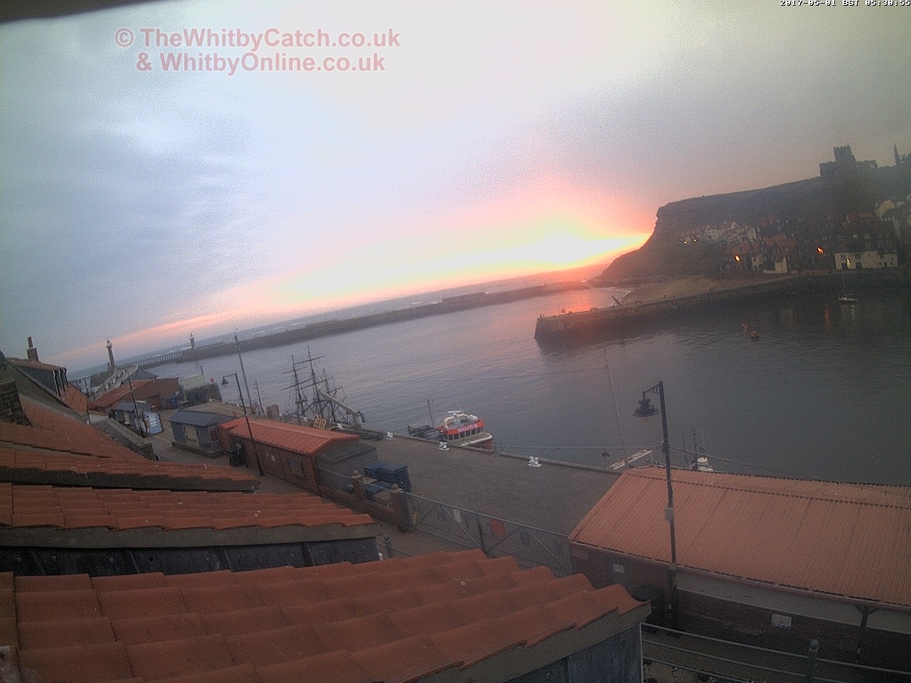 Whitby Mon 1st May 2017 05:31.