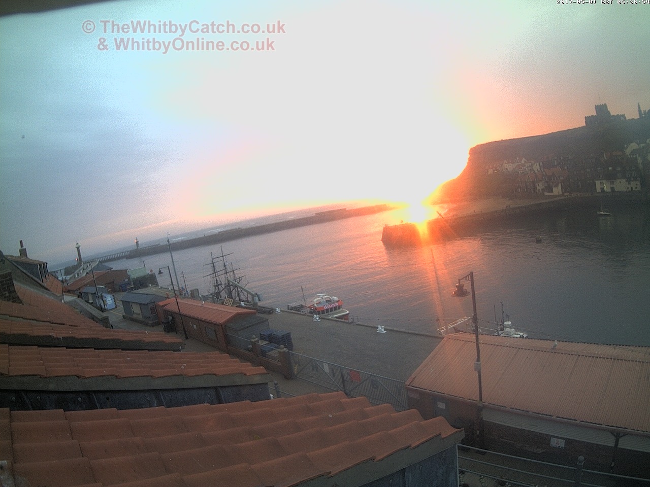 Whitby Mon 1st May 2017 05:37.