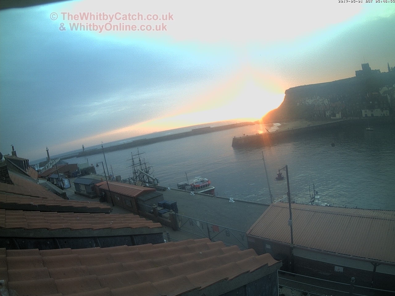 Whitby Mon 1st May 2017 05:47.