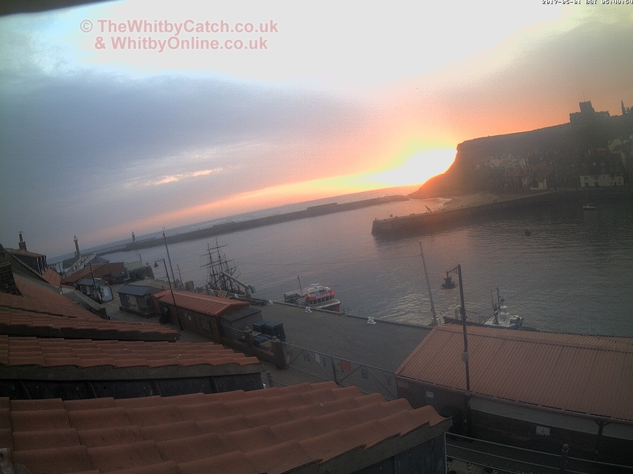 Whitby Mon 1st May 2017 05:50.