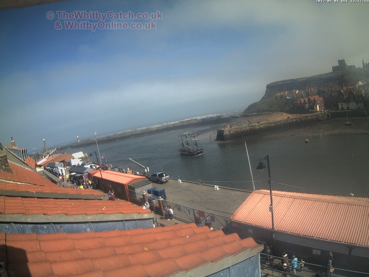 Whitby Mon 1st May 2017 13:18.