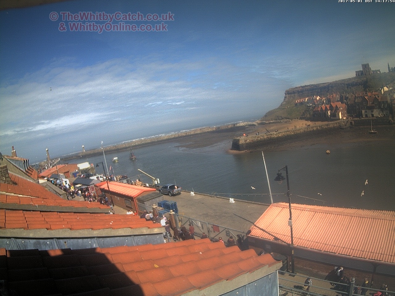 Whitby Mon 1st May 2017 14:18.